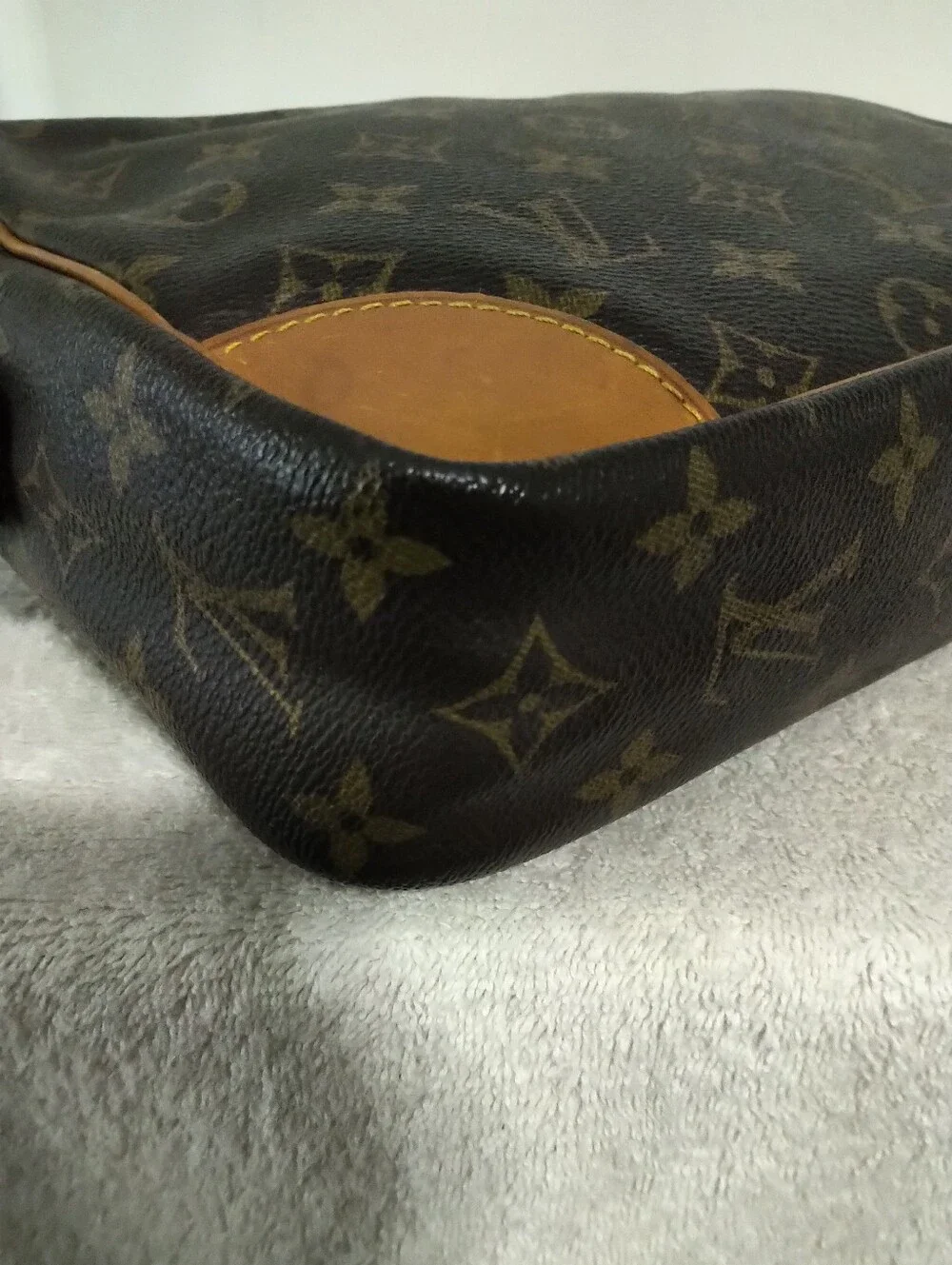 Authentic Louis Vuitton Monogram Compiegne 28 Clutch/ Tolietry Bag
